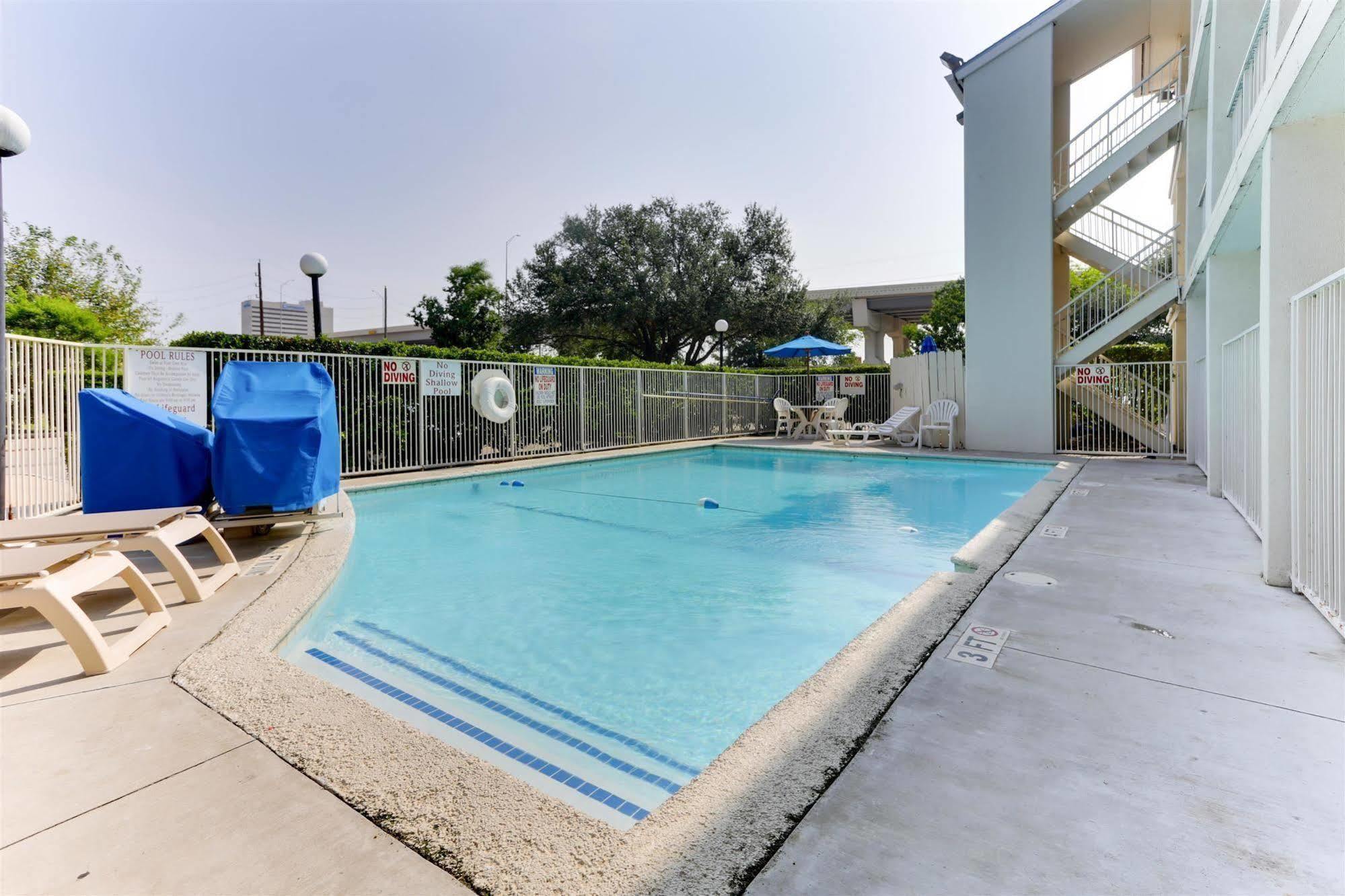 Motel 6 Houston, Tx - West Exterior photo